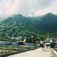زمین (مسکونی) سند وجواز.  آماده ساخت.چسپ چلک