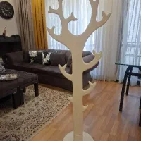 چوب لباسی کودک ایستاده