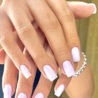 کاشت ناخن با۱۰ سال سابقه
