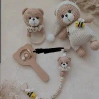 عروسک بافتنی ست‌سیسمونی‌خرس‌زنبوری