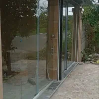 نصاب شیشه سکوریت و کرکره برقی و.‌سایه بان