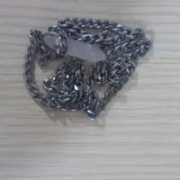 گردنبند زنجیر نقره سنگ شجر و عینک پلیسی و کیف چرم