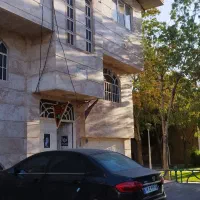 خانه-ویلایی-خ-امام-200-متر-زمین-جنب-فضای-سبز