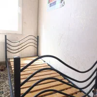 تخت تک‌نفره فلزی