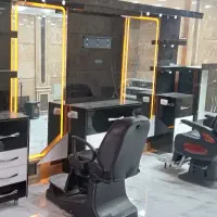 کاردرسالن آرایشگری مردانه