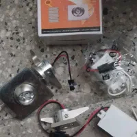 تعدادی چراغ چشمی و پارکتی