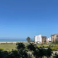 اپارتمان-حیاط-دار-نوساز-ساحلی-با-دید-کامل-دریا
