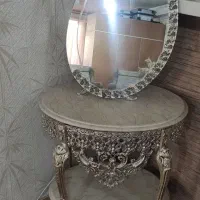 میز و اینه