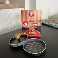همبرگر زن گرانیتی