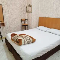 خانم  خانه دار  خانه داری  هتل آپارتمان   زوج جوان