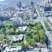 زمین ۱۰۰۰ متری / در منطقه ۹