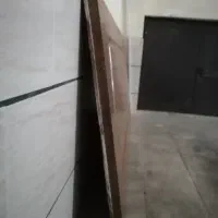 درب چوبی ورودی ساختمان