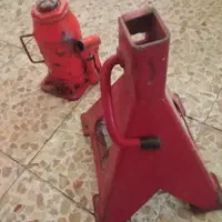 تعدادی لوازم ماشین سنگین