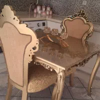 میز غذا خوری به هنراه دو صندلی
