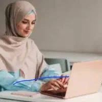 استخدام طراح لباس