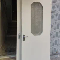دو عدد چاچوب و درب اتاق و وردی
