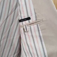 تعدادی کفش  و کت خارجی