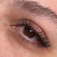 اکستنشن و کاشت مژه