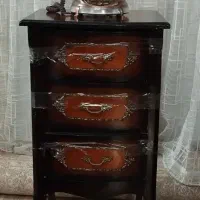 میز تلفن و تلفن کلاسیک