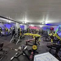 باشگاه بدنسازی پیل تن امیرآباد نجف آباد
