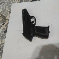 تفنگ اسباب بازی.