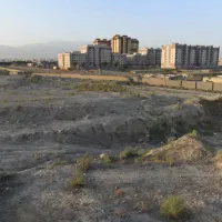 زمین-چهار-دیواری