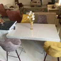 جزیره به همراه صندلی به فروش میرسد