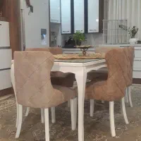 میز ناهار خوری ۶ نفره بسیار زیبا.