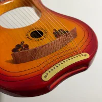 چنگ رومی|سازهای سنتی|اصفهان, بهارستان|دیوار