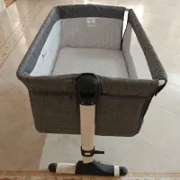 گهواره وتخت کنارمادر