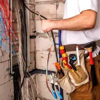 برقکار،تعمیرات،تست سیم وکابل،رفع فیوز،ارائه ازبیلت