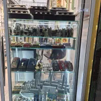 ویترین شیشه ای