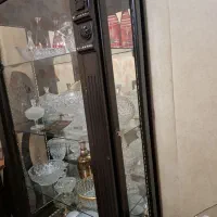 ویترین شیشه ای