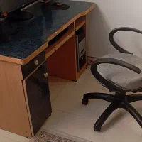 میز کامپیوتر به همراه صندلی
