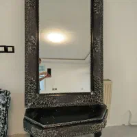 آینه و کنسول و تابلو