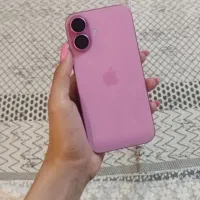 آیفون۱۶ نرمال صورتی