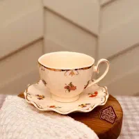 ست ۶تایی فنجان و نعلبکی کلاسیک گل‌دار