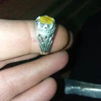 انگشتر نقره دست ساز یاقوت زرد