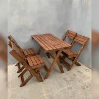میز و صندلی چوبی  آینه های قدی  کافه بار