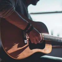 آموزش تخصصی و آکادمیک موسیقی، گیتار کلاسیک و پاپ