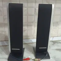 کیبورد و دو تا بلندگو
