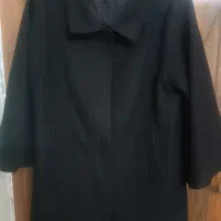 لباس|لباس|مشهد, رستگار|دیوار