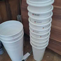 گلدان یا سطل پلاستیکی  مناسب گل شاخه ای