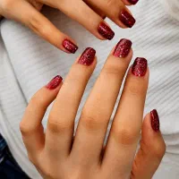 خدمات حرفه ای کاشت ناخن