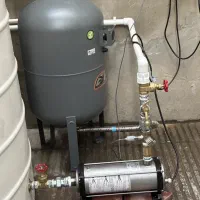 نصب پمپ آب لوله کشی ساختمان پکیچ منبع آب