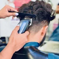 شاگرد آرایشگرم