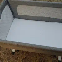 تخت کنار مادر زویه استفاده نشده