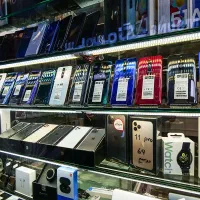 به یک فروشنده مجرب آقا جهت کار در فروشگاه موبایل