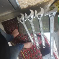 تعدادی اچار وابزار فروش