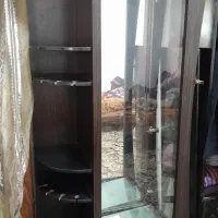 یک عدد ویترین بسیار تمیز